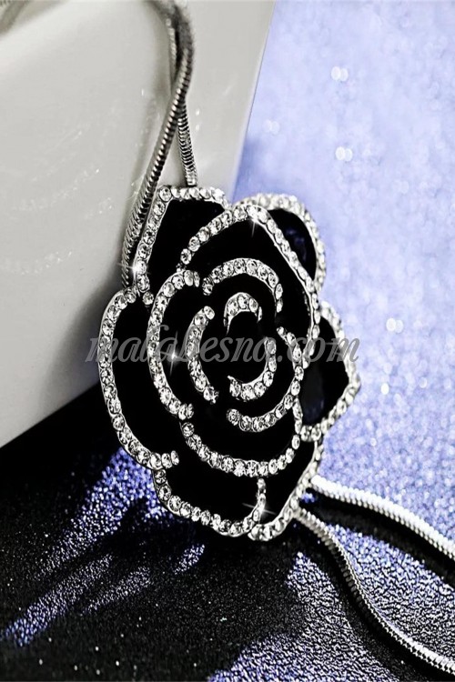 Long flower crystal necklace black