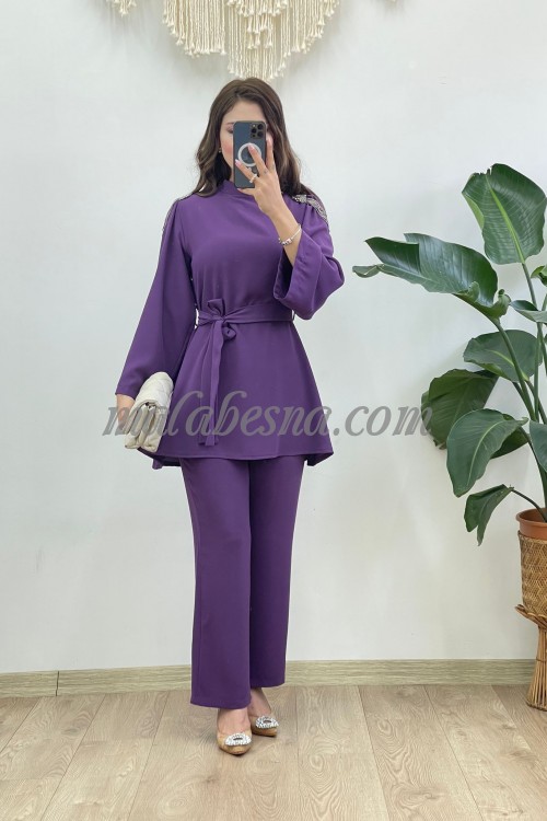 2 pieces purple suit with accessories on the shoulders and belt
