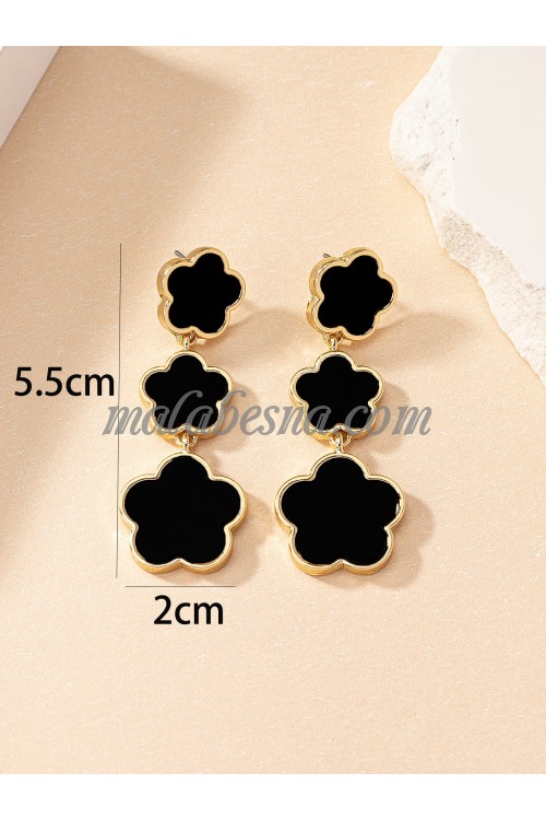 Black clover earring