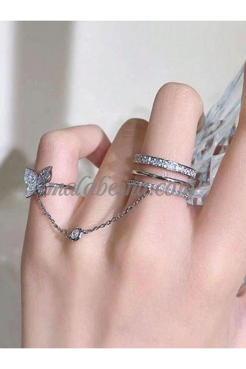 Twin silver attached rings