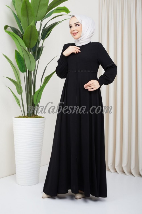 Black cloush Abaya with patterned line on the waist