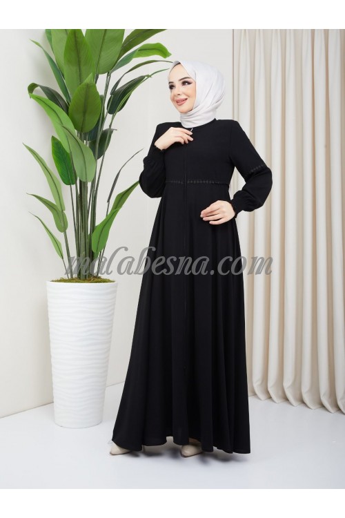 Black cloush Abaya with patterned line on the waist