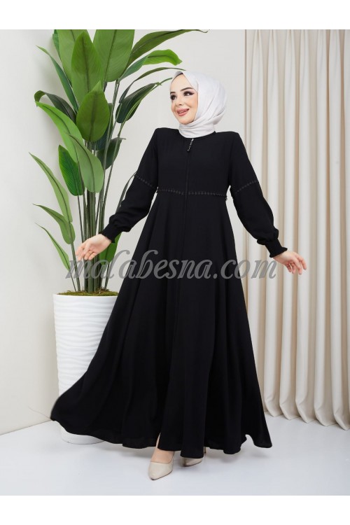 Black cloush Abaya with patterned line on the waist