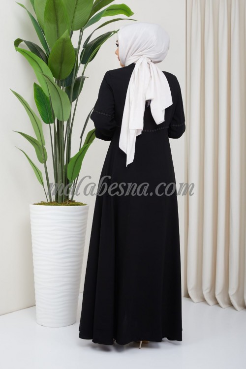 Black cloush Abaya with patterned line on the waist