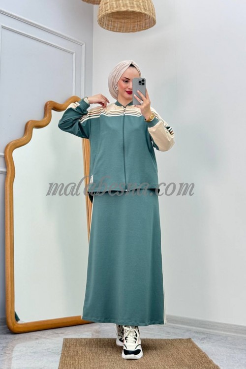 2 Pieces Green skirt suit with lines on along of skirt and jacket