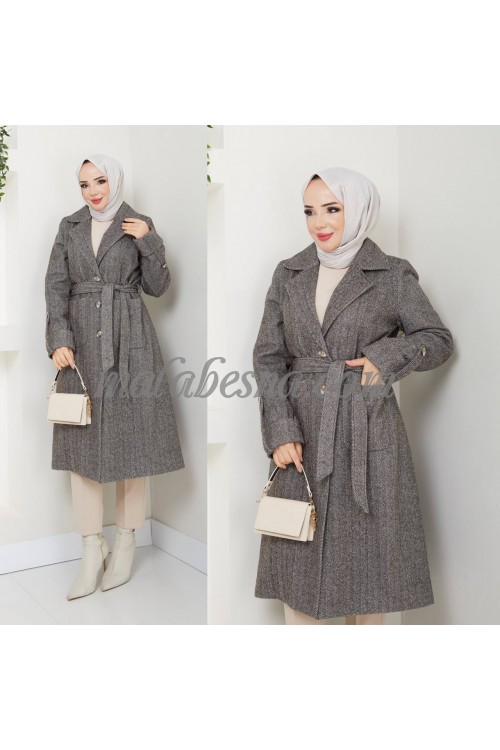 Beige winter long jacket with pockets and buttons with belt