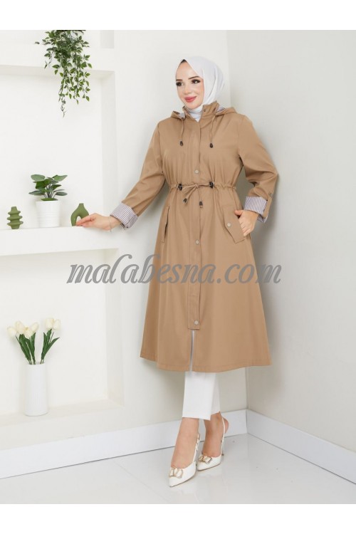 beige trenshcot with hat and inlined belt with pockets