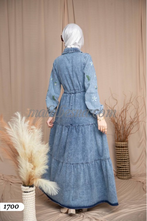 Jeans heavy dress with inlined belt with cloush and flowers pattern