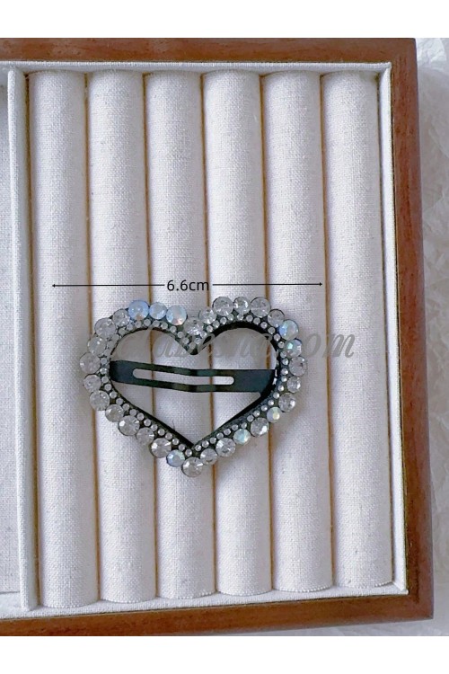 4 hair clips heart shaped