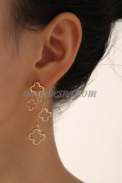 Golden Earring with Clover pattern