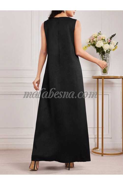 Sleeveless long black internal dress